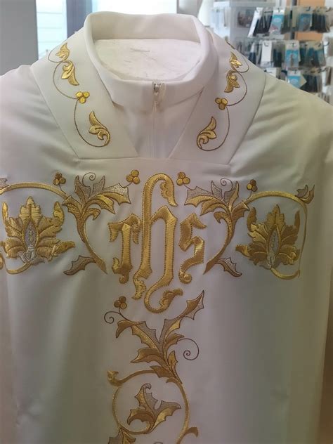 fili oro argento losanghe ricamo tudor